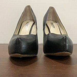BCBGeneration Black Pumps Size 8.5W